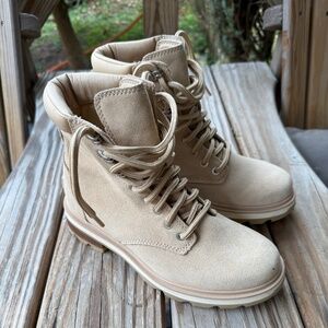 Coral Lennox Lace STKD women’s boots